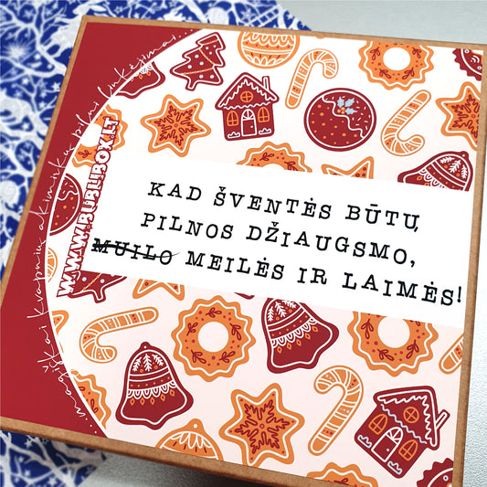KALĖDINĖ DĖŽUTĖ: džiaugsmo muilo laimės